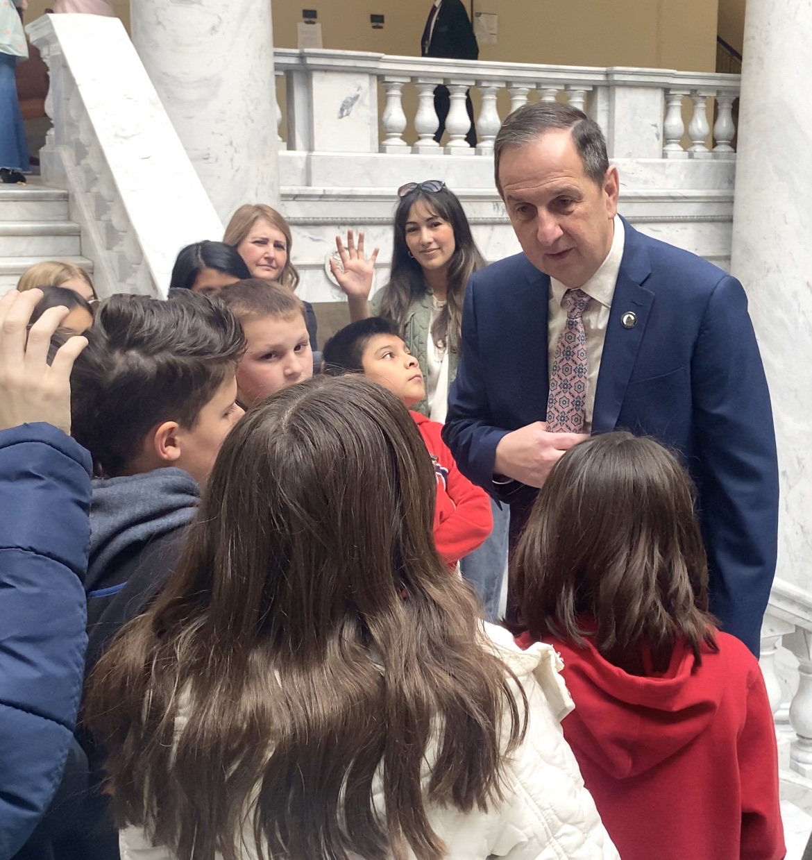 Rep. Thurston meets with school children